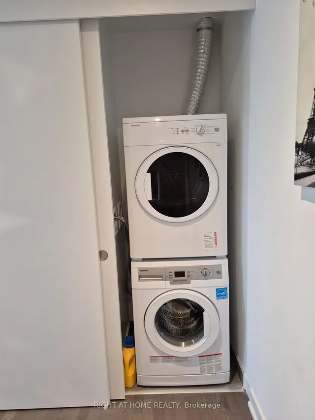 Additional image 10 of 185 Roehampton Ave Unit 1405