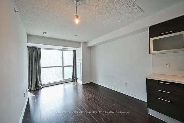 Additional image 41 of 386 Yonge St Unit 1021