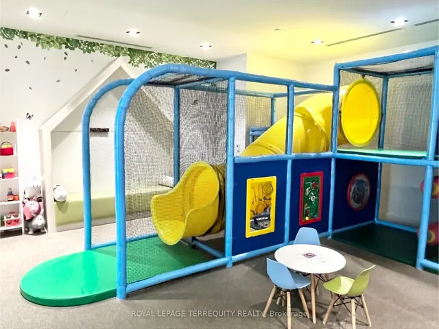 Additional image 40 of 125 Redpath Ave Unit 405