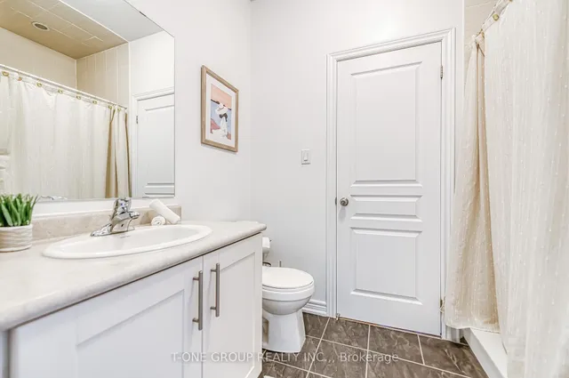 Additional image 27 of 33 Ezra Cres