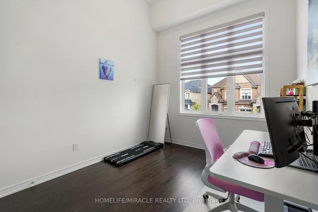 Additional image 20 of 609 Beam Crt