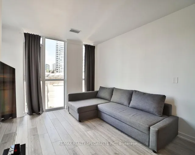 Additional image 9 of 159 WELLESLEY St Unit 404