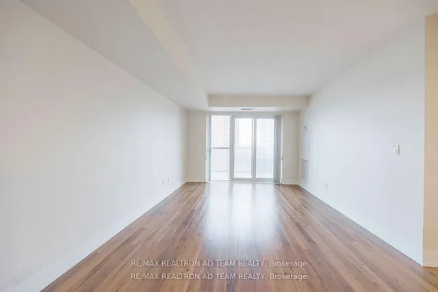 Additional image 12 of 125 Village Green Sq Unit 706