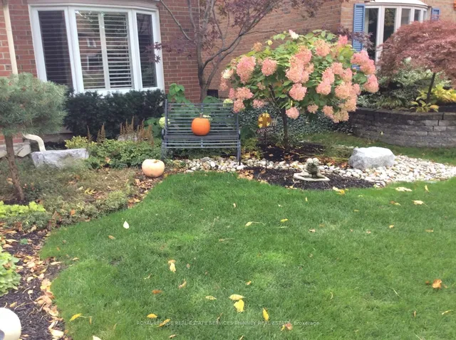 Additional image 42 of 402 Barclay Cres
