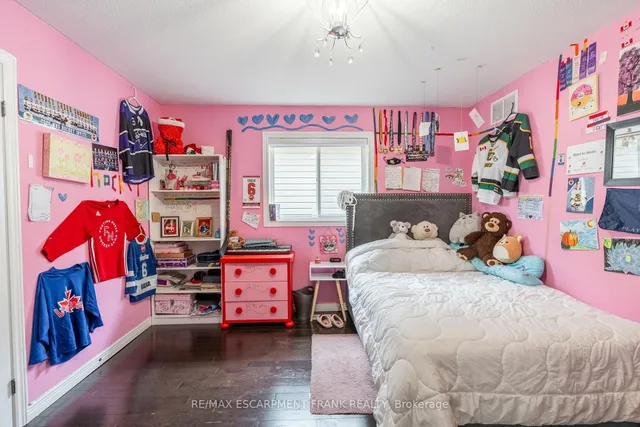 Additional image 24 of 36 Showcase Dr