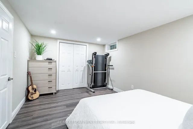 Additional image 42 of 2399 MALCOLM Cres