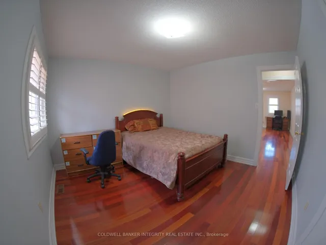 Additional image 10 of 2814 Guilford Cres