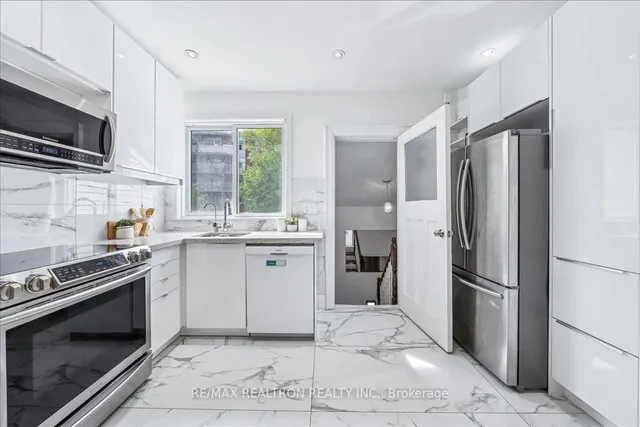 Additional image 36 of 17 Ranleigh Ave