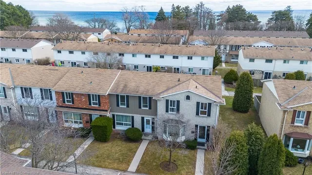 Additional image 42 of 5475 Lakeshore Rd Unit 54