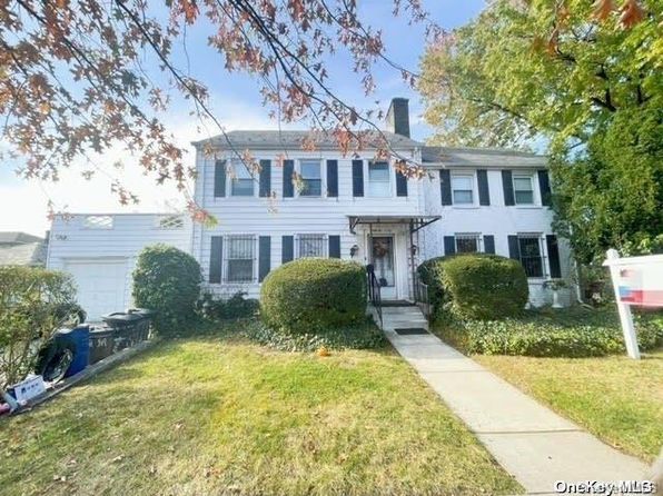 52-06 Bowne Street, Flushing, NY 11355