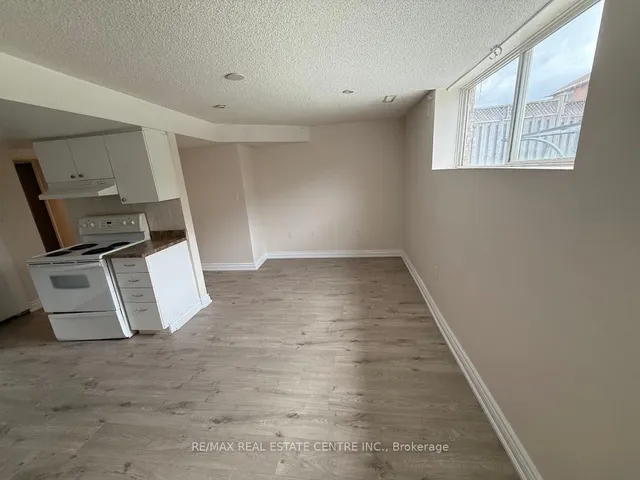 Additional image 32 of 5989 Sidmouth St