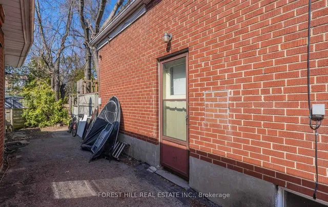 Additional image 44 of 92 Avondale Ave