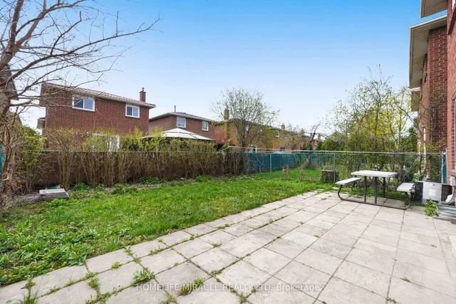 Additional image 38 of 27 Deerpark Cres