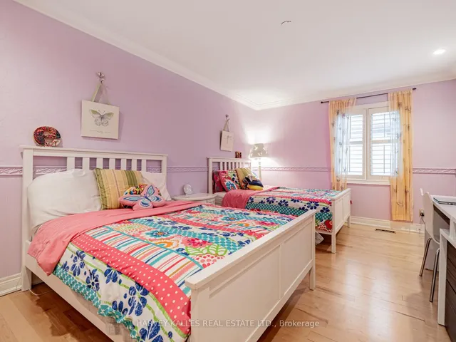 Additional image 26 of 55 Viewmount Ave