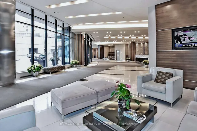 Additional image 28 of 33 Bay St Unit 813