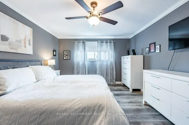 Additional image 31 of 14 Twin Crt