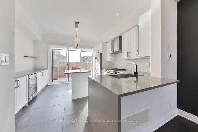 Additional image 23 of 2160 Trafalgar Rd Unit 10