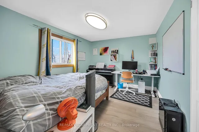 Additional image 30 of 707 Upper Wentworth St