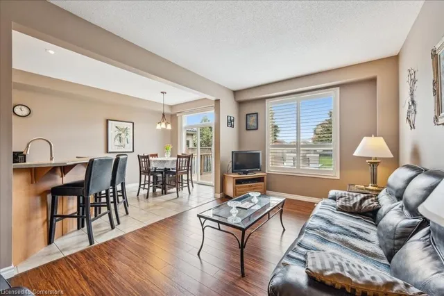 Additional image 30 of 519 Commonwealth Cres