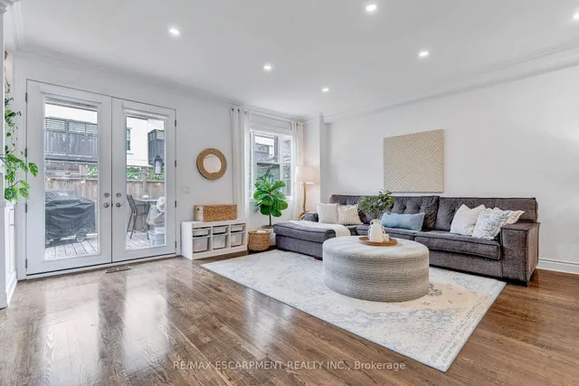 Additional image 15 of 46 Stanley Terr