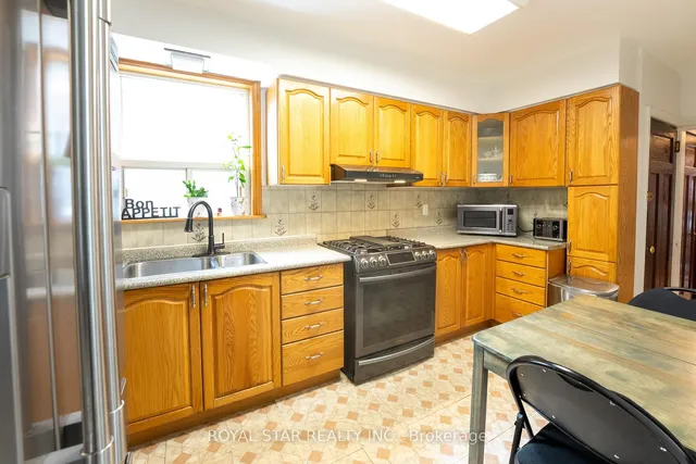 Additional image 11 of 82 Westlake Ave