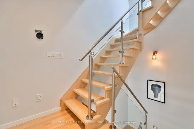 Additional image 25 of 126 Spadina Rd Unit 4