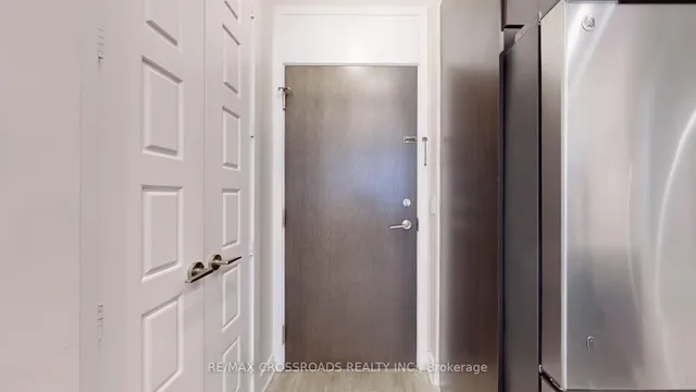 Additional image 27 of 28 Linden St Unit 201