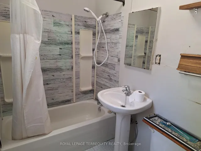 Additional image 14 of 676 Trethewey Dr