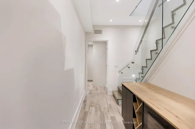 Additional image 40 of 11 Thurloe Ave