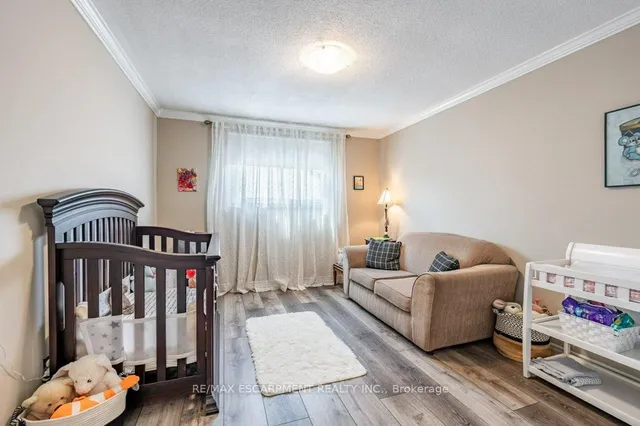 Additional image 27 of 14 Twin Crt