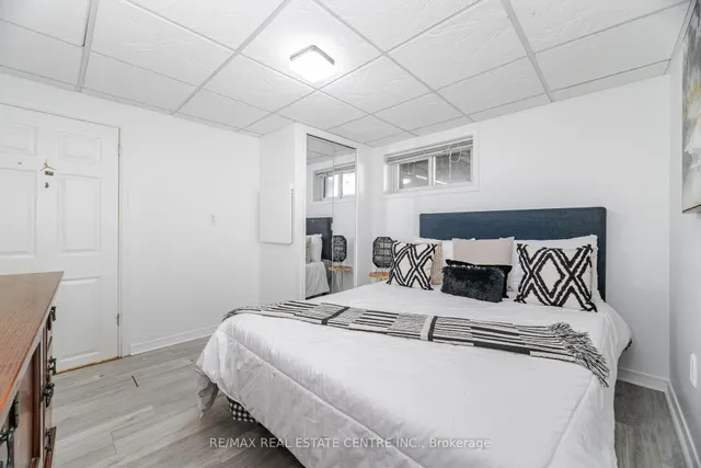 Additional image 31 of 32 East 44th St