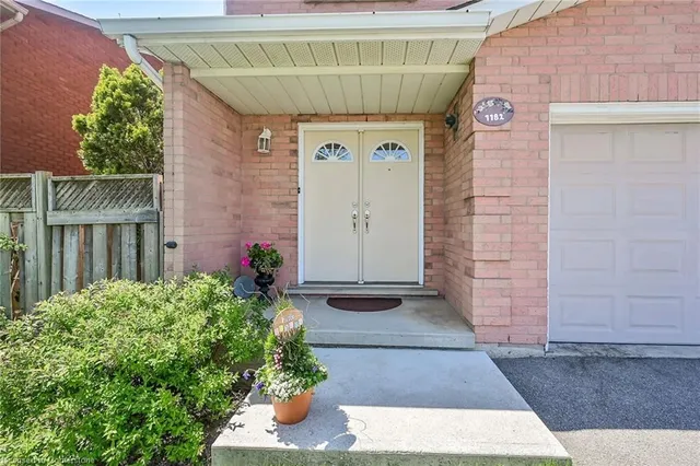 Additional image 5 of 1182 Upper Wentworth St