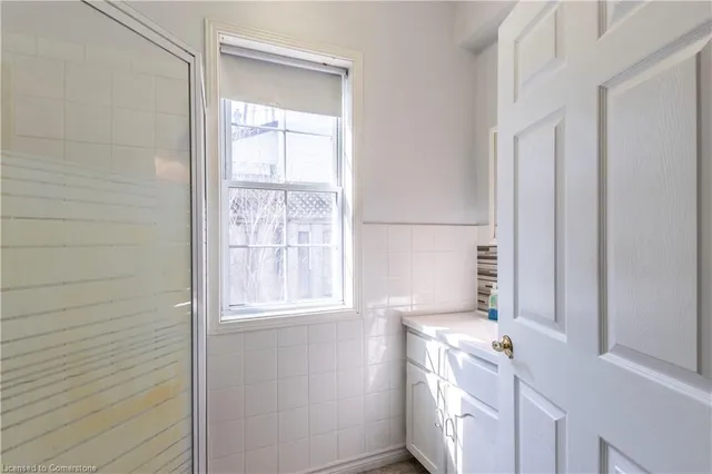 Additional image 11 of 15 Henry St