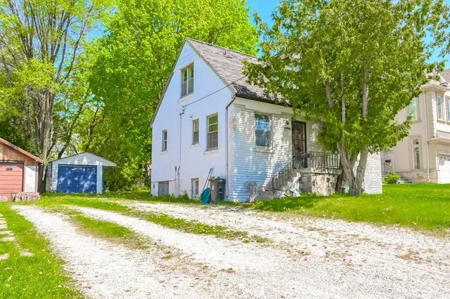 Additional image 2 of 178 Burndale Ave