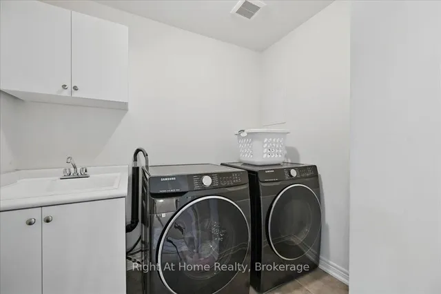 Additional image 11 of 465 Dundas St