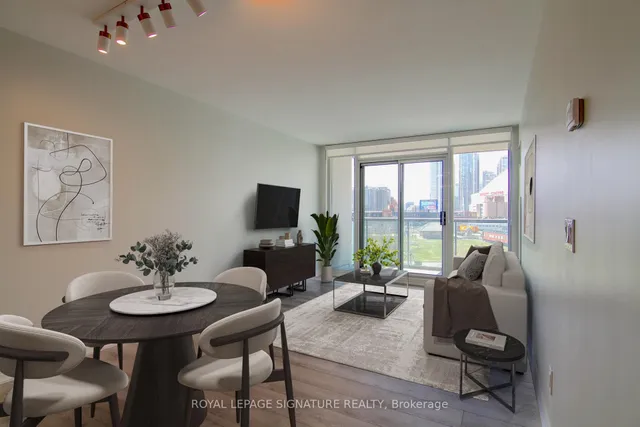 51 Lower Simcoe St Unit 512