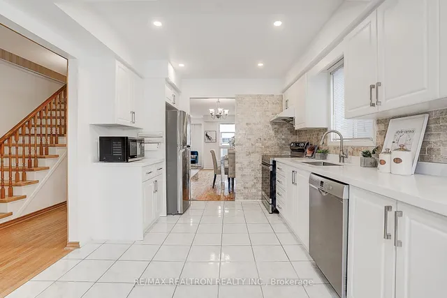 Additional image 5 of 82 Carnival Crt