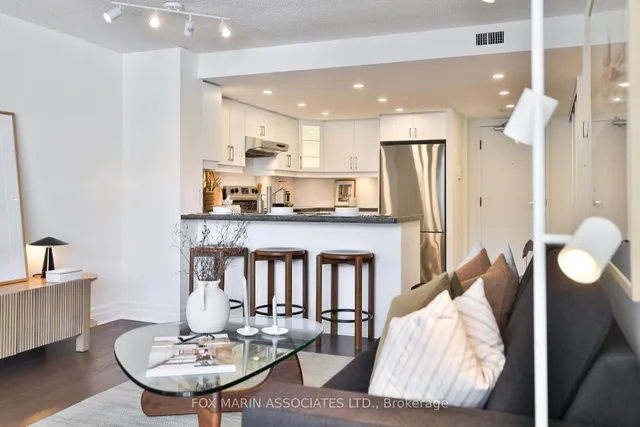 Additional image 4 of 701 King St Unit 1013