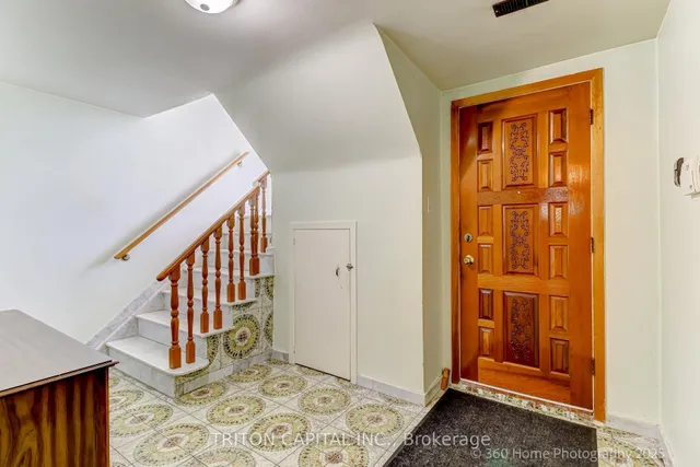 Additional image 15 of 77 Fontainbleau Dr