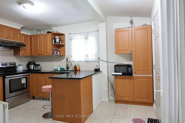 Additional image 12 of 1820 Dundas St