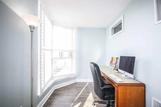 Additional image 16 of 2466 Eglinton Ave Unit LP11