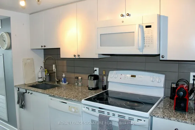 Additional image 10 of 11 Superior Ave Unit 102