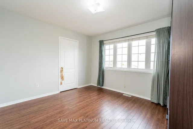 Additional image 26 of 98 Crown Victoria Dr