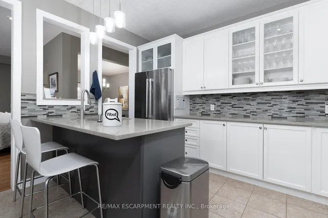 Additional image 13 of 537 VALRIDGE Dr