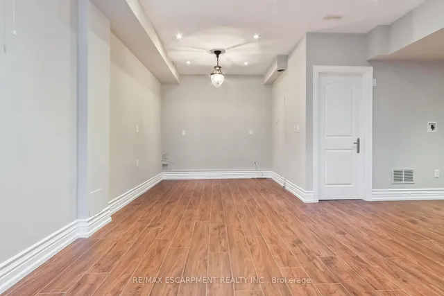 Additional image 33 of 274 Lake Promenade N/A