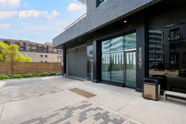 Additional image 32 of 4208 Dundas St Unit 523