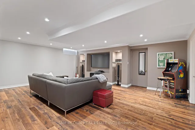 Additional image 42 of 7174 Upton Cres