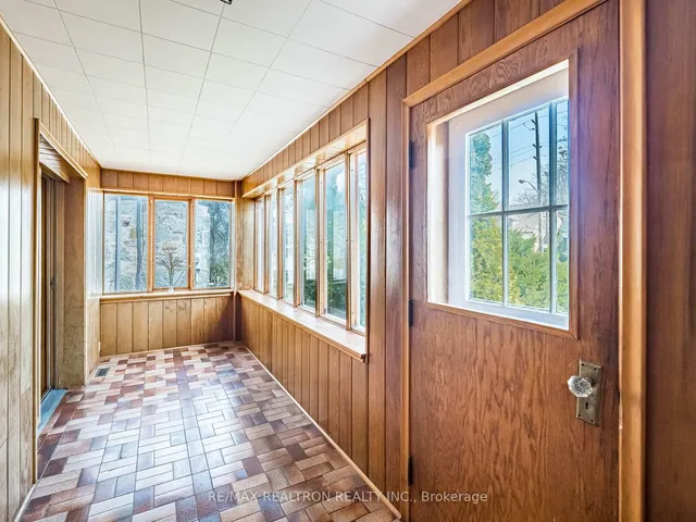 Additional image 4 of 872 Royal York Rd