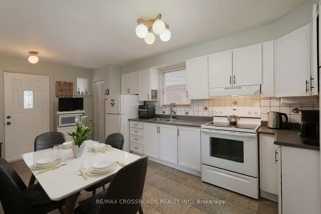 Additional image 11 of 1310 Victoria Park Ave