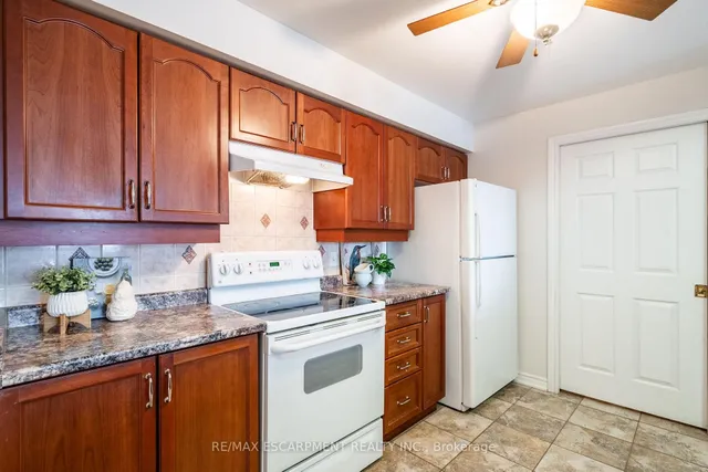 Additional image 9 of 391 Plains Rd Unit 301